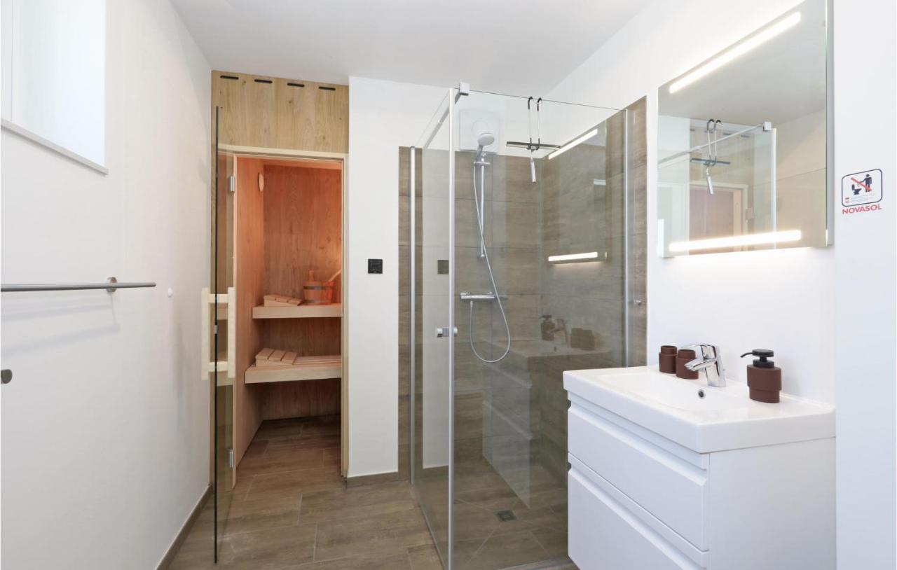 3 Bedroom Stunning Home In Lembruch-Duemmer See Zewnętrze zdjęcie